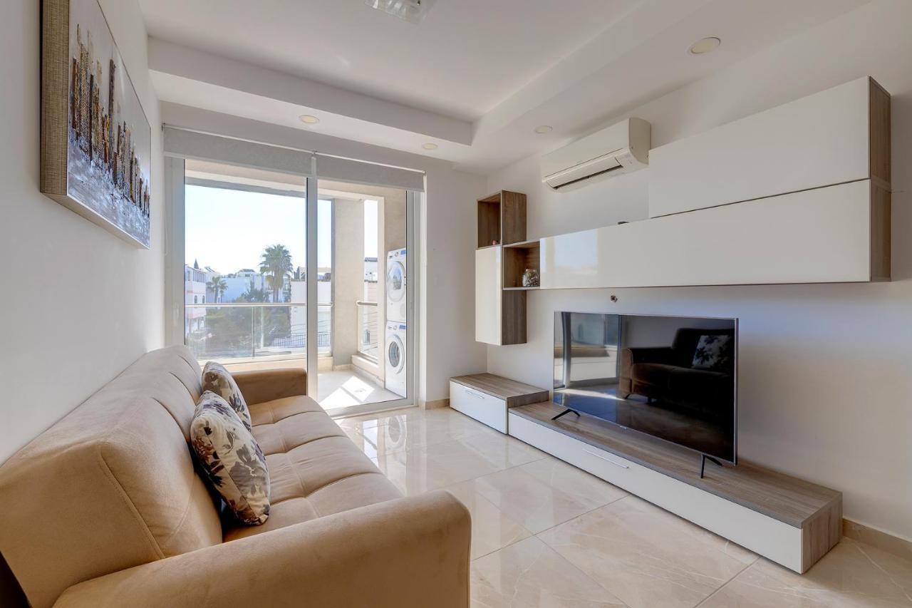 Modern 1Br Apartment In Central St Julian'S San Ġiljan Exterior foto