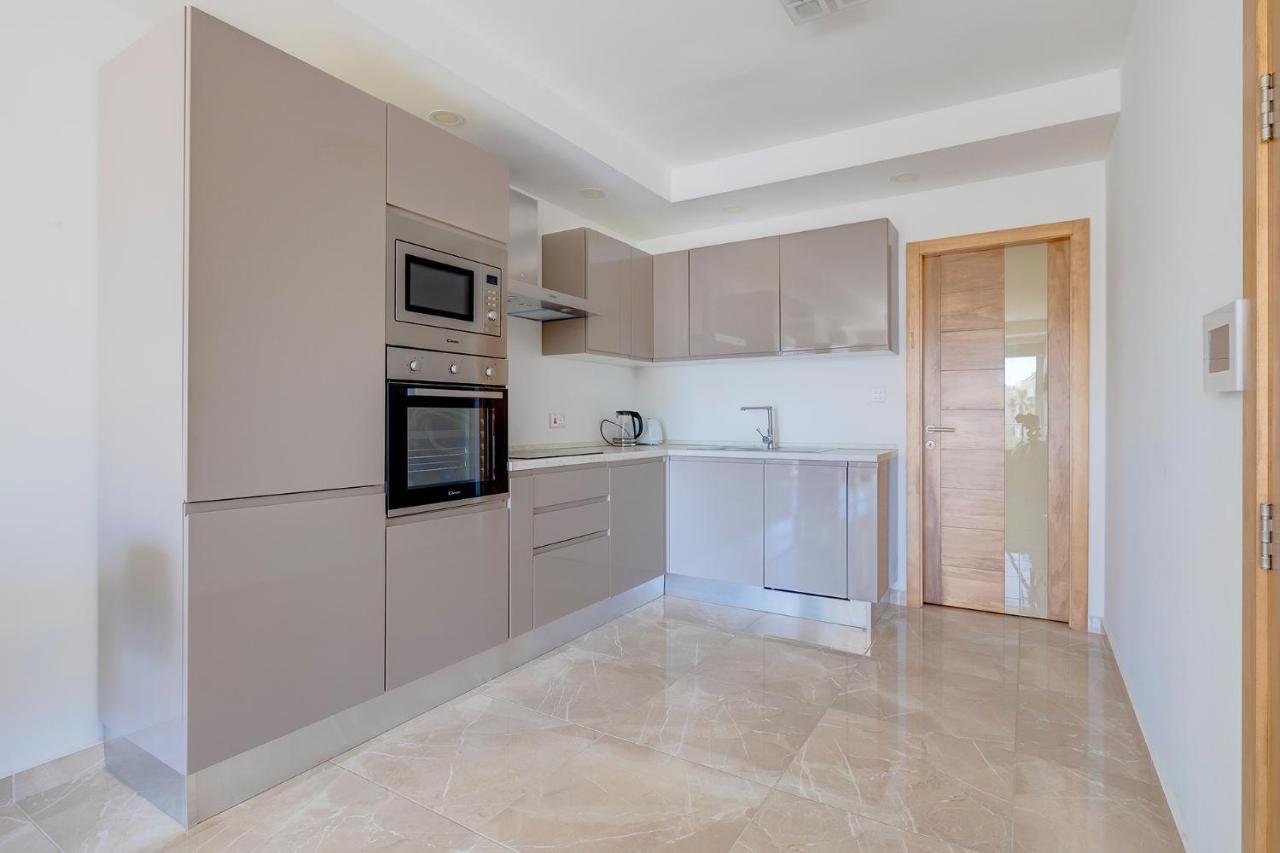 Modern 1Br Apartment In Central St Julian'S San Ġiljan Exterior foto