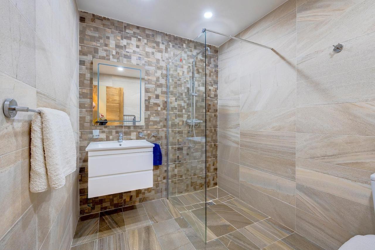 Modern 1Br Apartment In Central St Julian'S San Ġiljan Exterior foto